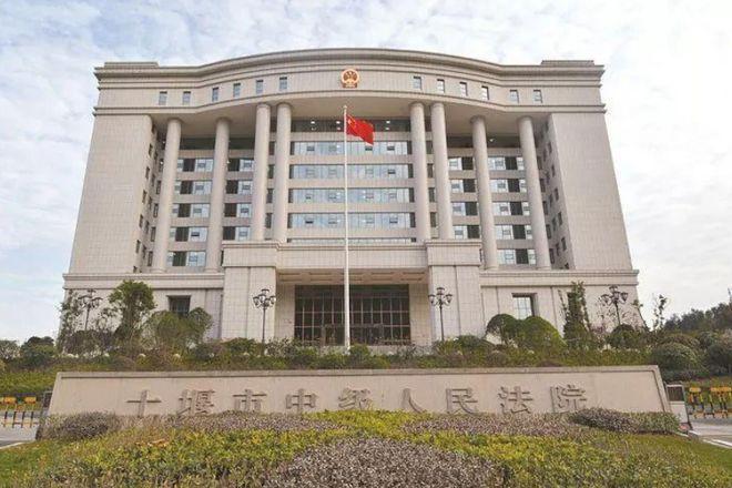 澳门开奖结果开奖记录表013和带妻儿自杀独自逃生与妻子带着孩子跳河
